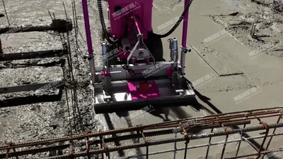 ▲整平機器人現場施工實拍.gif